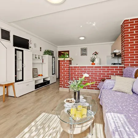 Karlo 604 Apartman *