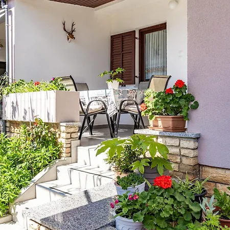 Karlo 604 Apartman Póla