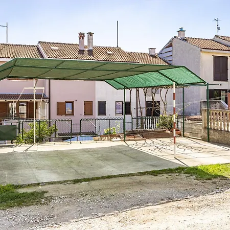 Karlo 604 * Πούλα