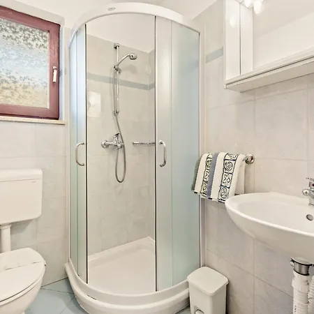 Karlo 604 Apartman Póla