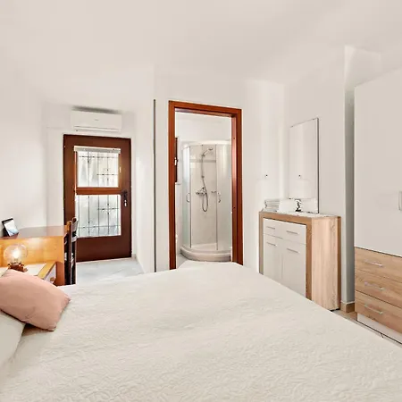 Apartman Karlo 604 *