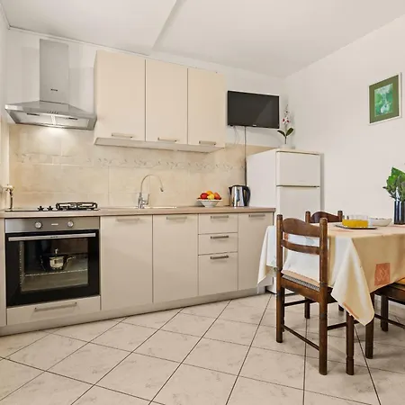 Apartman Karlo 604 *