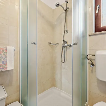 Karlo 604 Apartman Póla